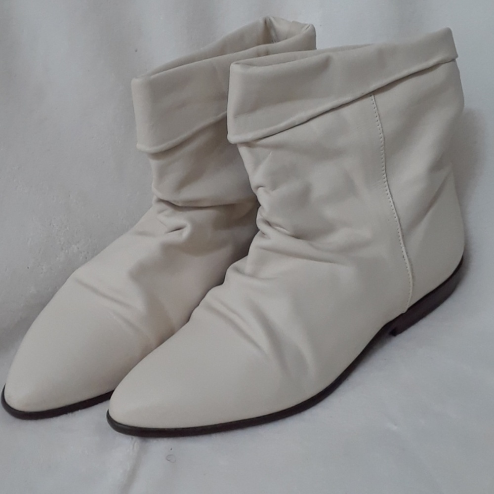 Naturalizer Cream Leather Ankle Boots